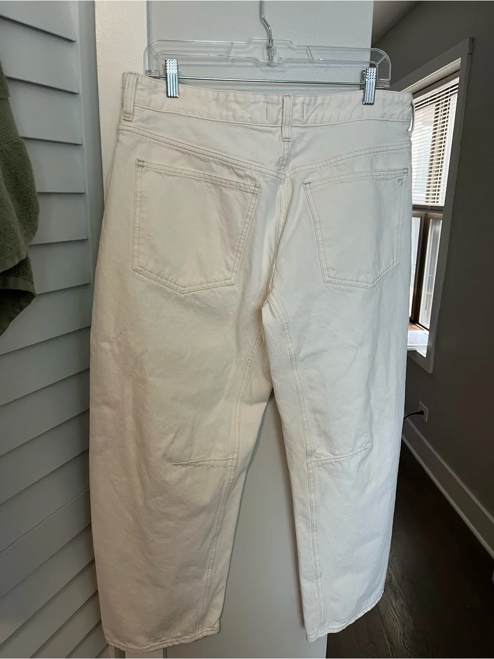 Madewell women's Off-White barrel Jeans